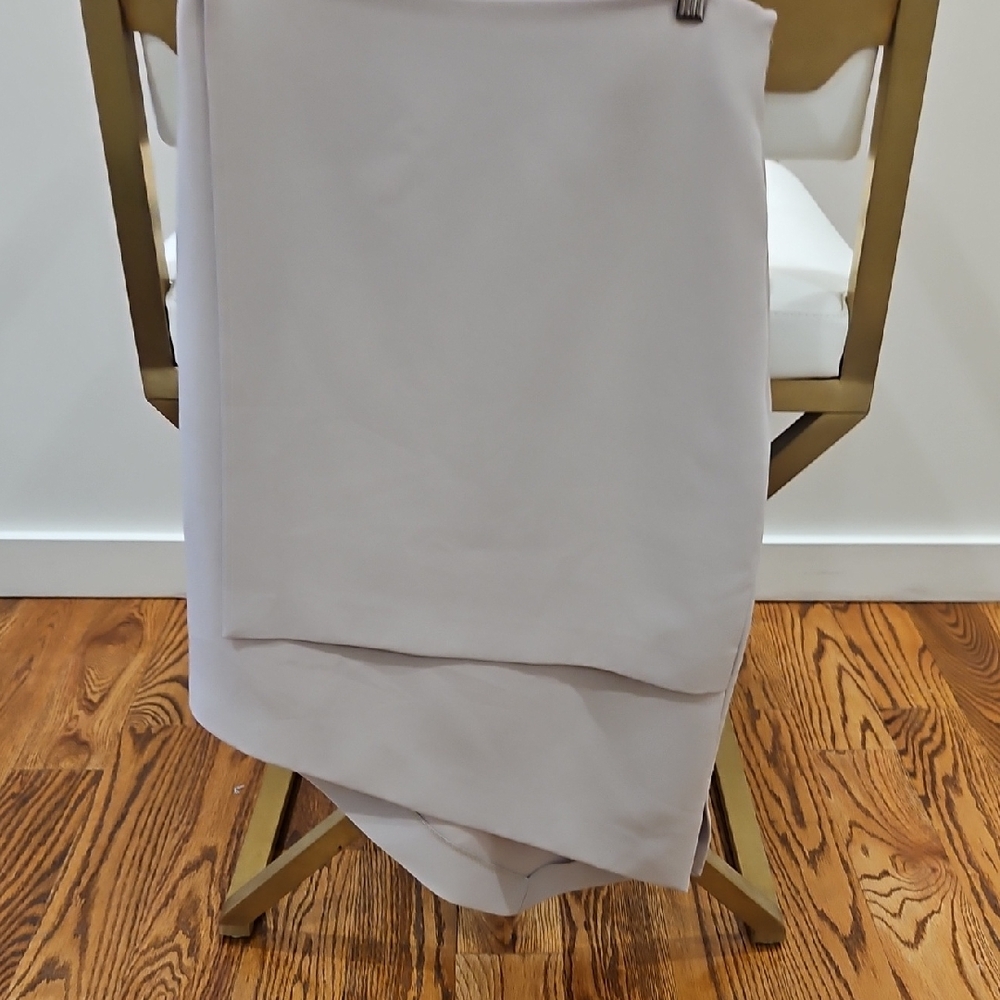 Elegant Light Gray/Taupe Skirt - Looks Amazing On